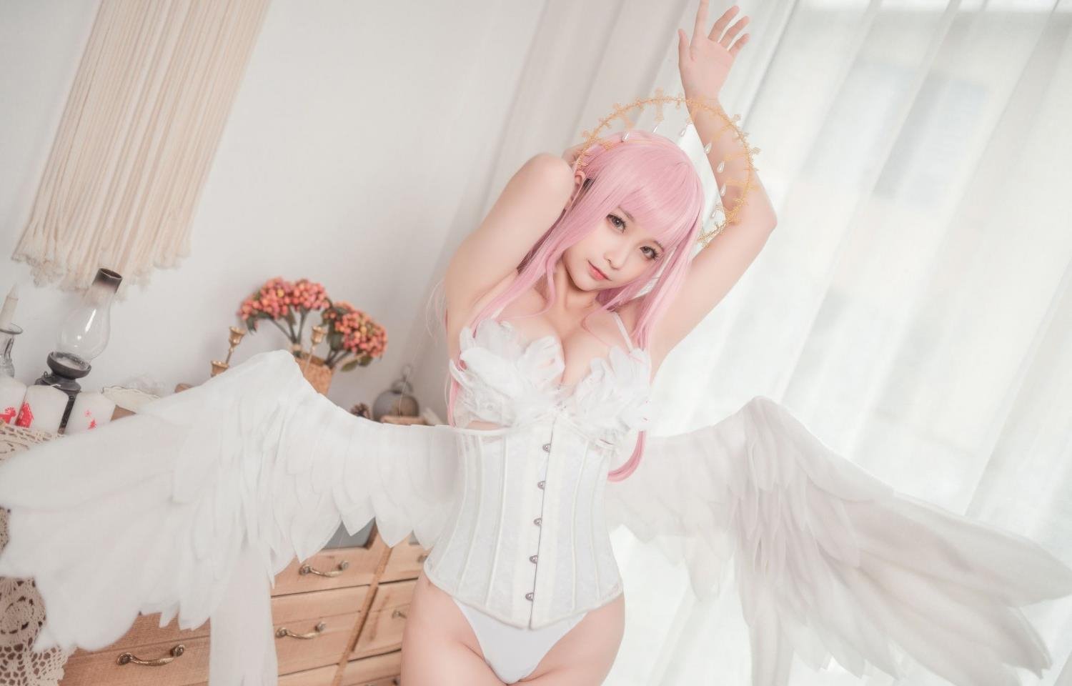 av����