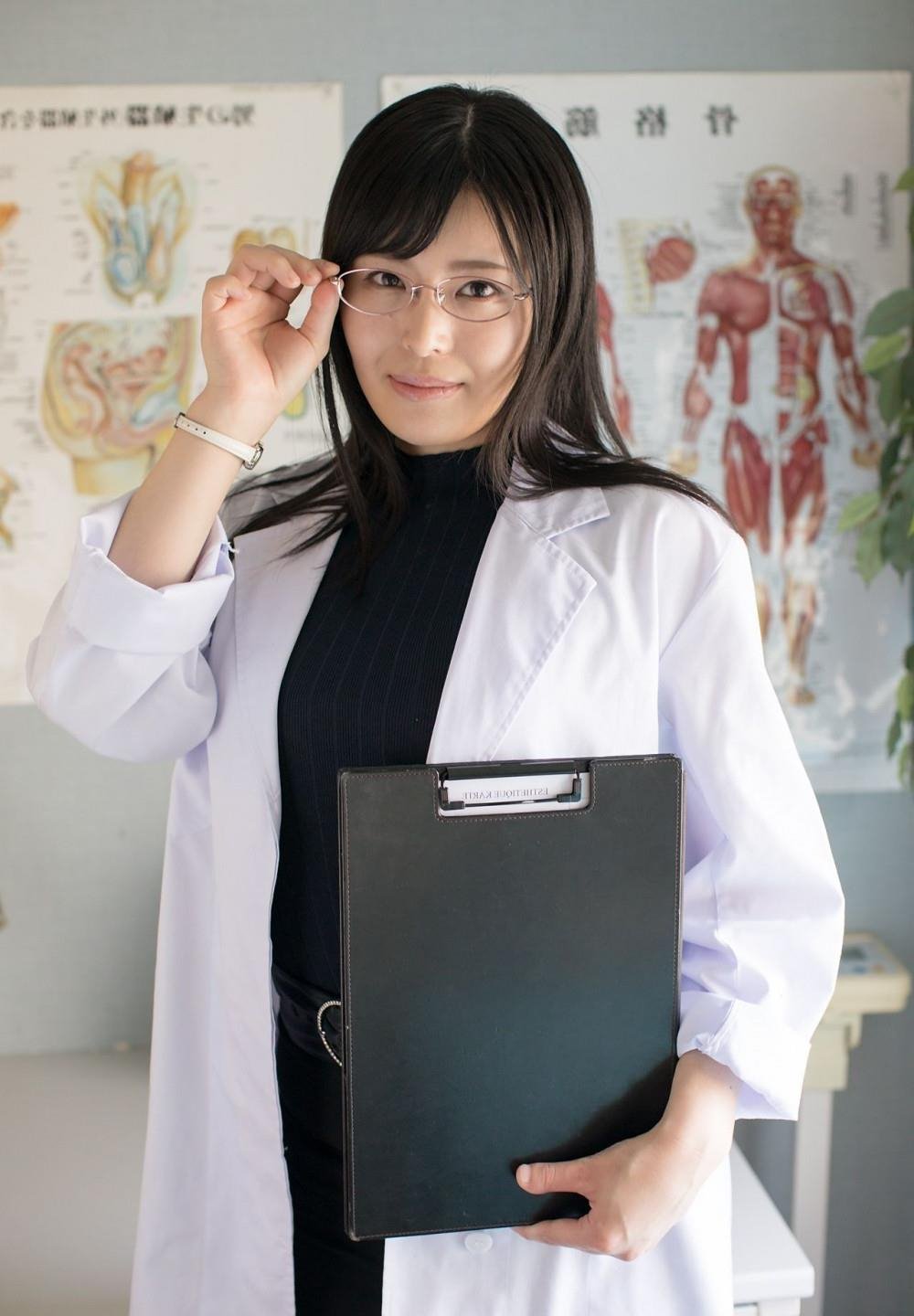 18����Ů������վ��Ѱ�����