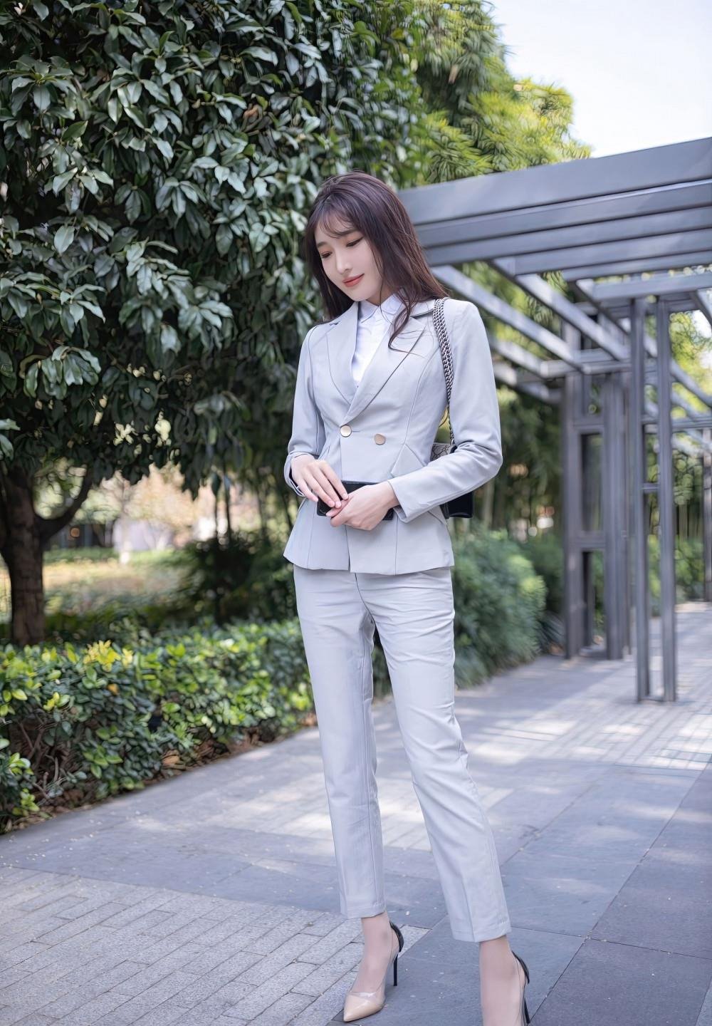 �ĸ�Ůͬѧ��Ū��J