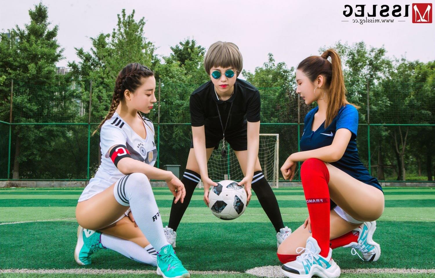 �������ײ��Ů��