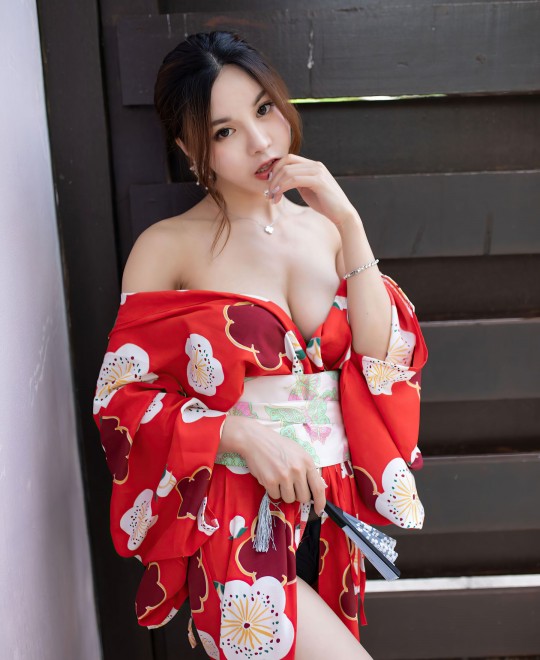 ��լ����