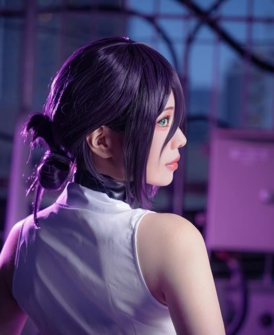 ���ձȺ���ɫ��