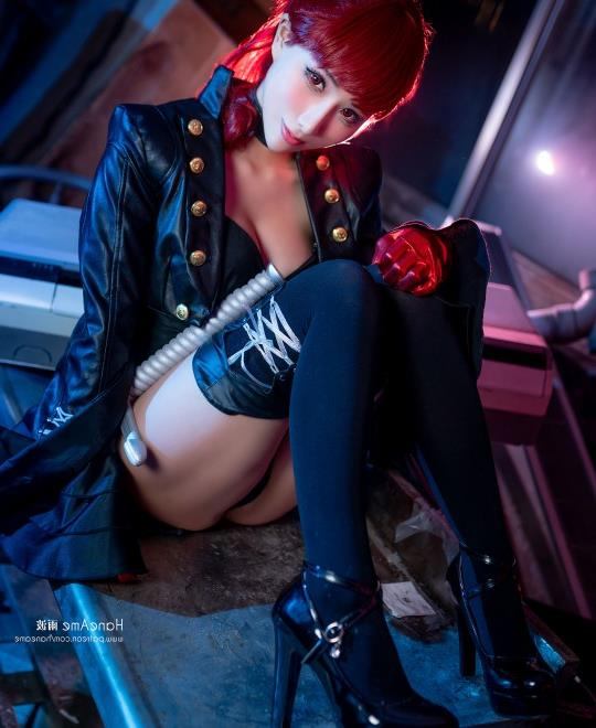 18��г�ۺ�ɫ��